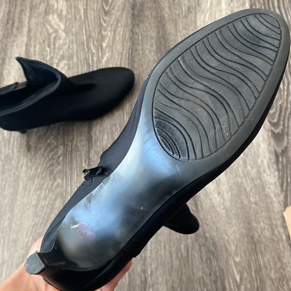 Black heeled ankle booties - Picture 13 of 17